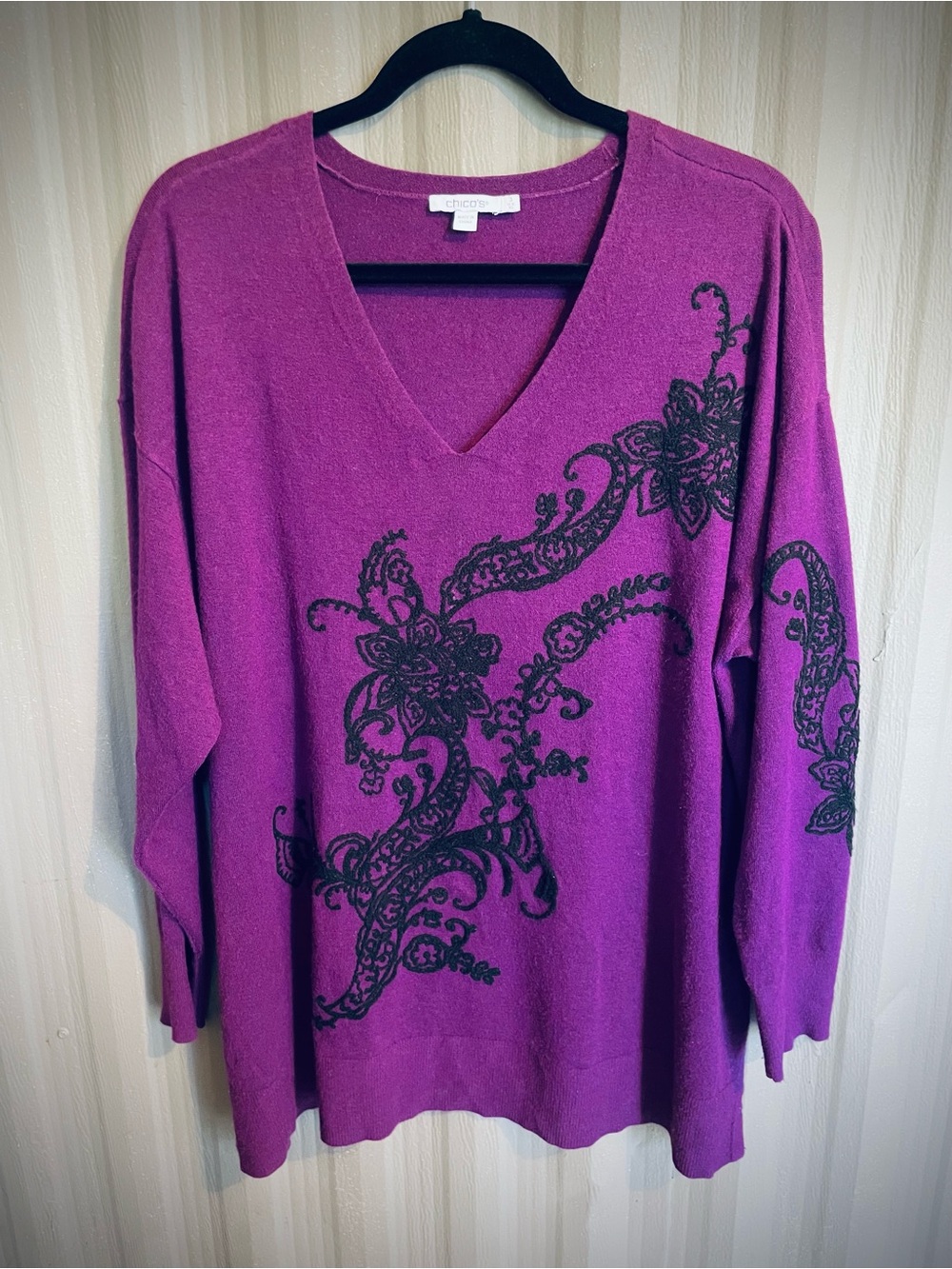Chicos Purple V Neck Sweater Tunic Top Rayon Blend Cashmere Embroidery sz 3 XL - Picture 9 of 14
